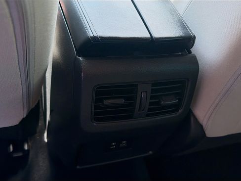 Used 2023 Nissan Rogue SV FWD image 22