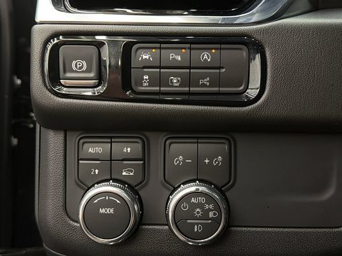 Used 2026 GMC Yukon XL Denali w/ Sun & Power Step Package AWD/4WD image 28