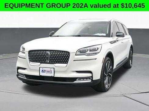 Used 2021 Lincoln Aviator Reserve w/ Equipment Group 202A image 2