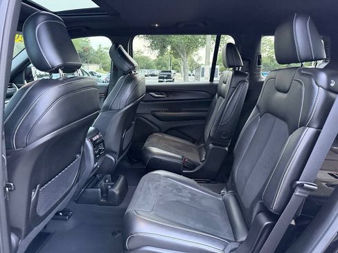 Used 2024 Jeep Grand Cherokee L Altitude AWD/4WD image 16