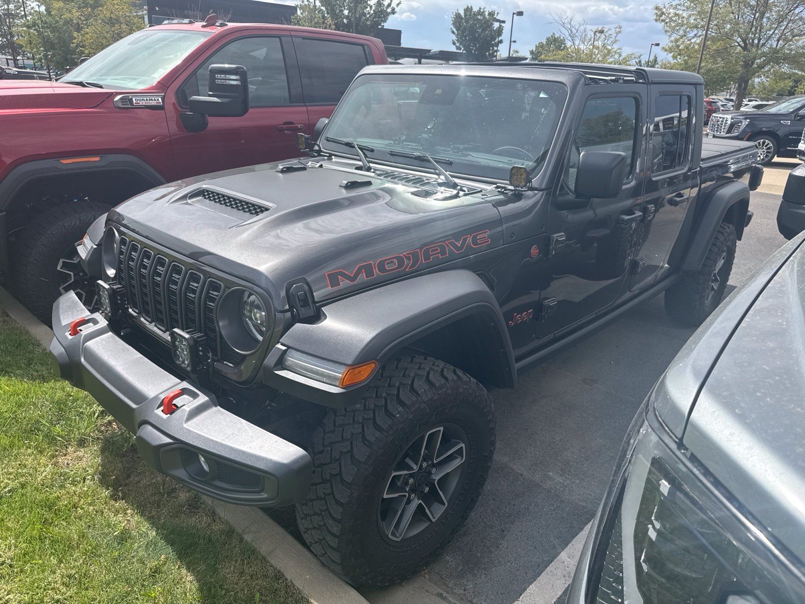 Used 2024 Jeep Gladiator Mojave w/ Safety Group AWD/4WD image 1