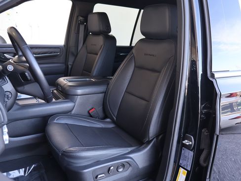 Used 2022 GMC Yukon Denali w/ Advanced Technology Package RWD image 2