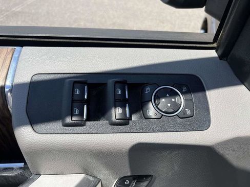Used 2019 Ford F150 Lariat RWD image 14