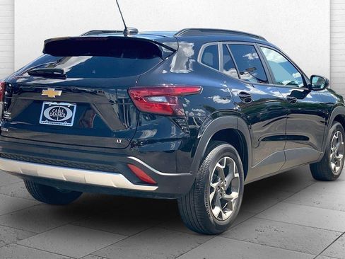 Used 2025 Chevrolet Trax LT w/ Driver Confidence Package FWD image 12