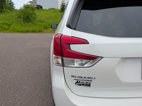 Used 2024 Subaru Forester Premium AWD/4WD image 17