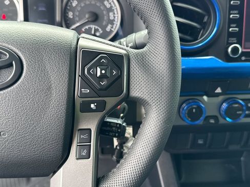 Used 2021 Toyota Tacoma SR5 AWD/4WD image 26