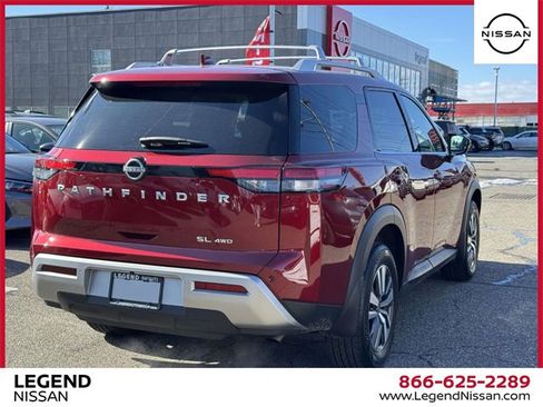 Certified 2024 Nissan Pathfinder SL image 6