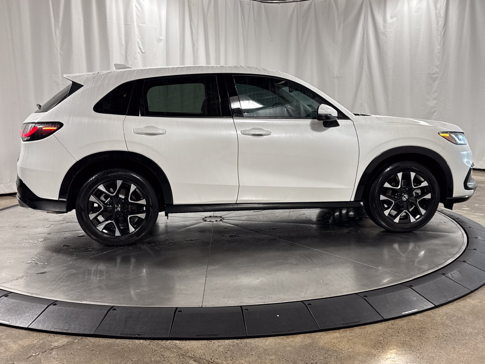 Used 2026 Honda HR-V EX-L image 6