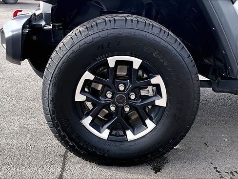 Used 2025 Jeep Wrangler Unlimited Rubicon image 9