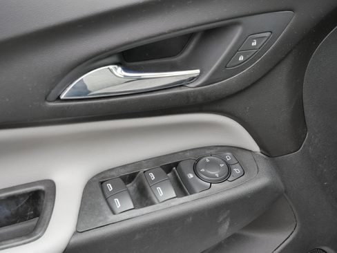 Used 2022 Chevrolet Equinox LT image 19