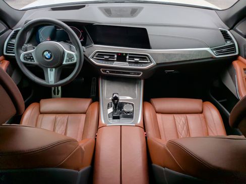 Used 2022 BMW X5 M50i AWD/4WD image 32