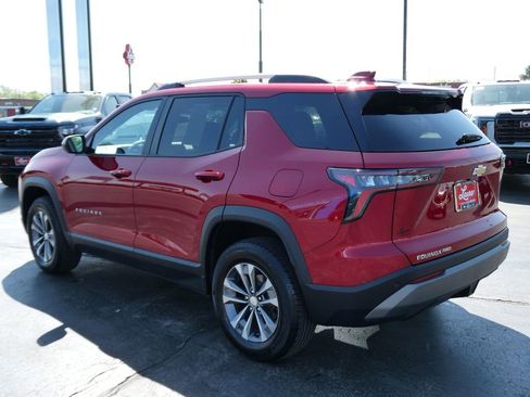 Used 2025 Chevrolet Equinox LT w/ Convenience Package II AWD/4WD image 8