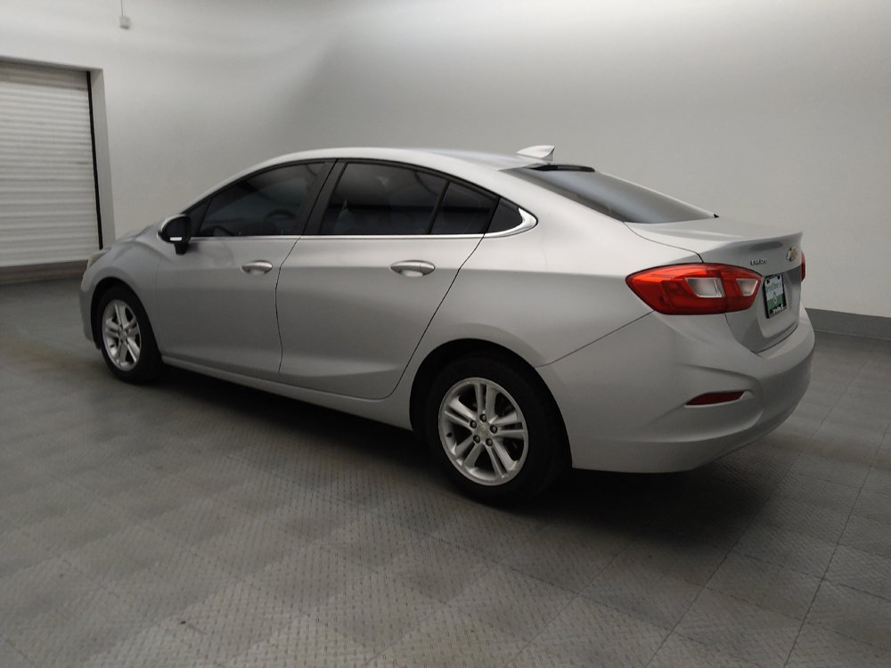 Used 2017 Chevrolet Cruze LT FWD image 3