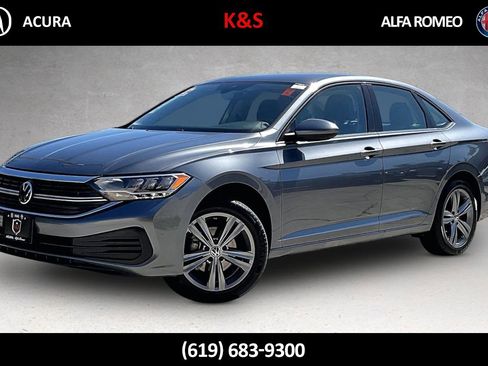 Used 2024 Volkswagen Jetta SE image 1