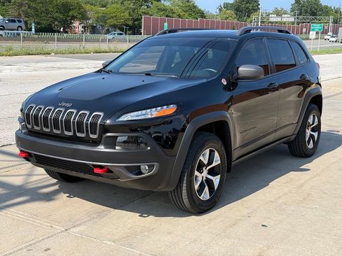Used 2018 Jeep Cherokee Trailhawk w/ Quick Order Package 23L AWD/4WD image 1
