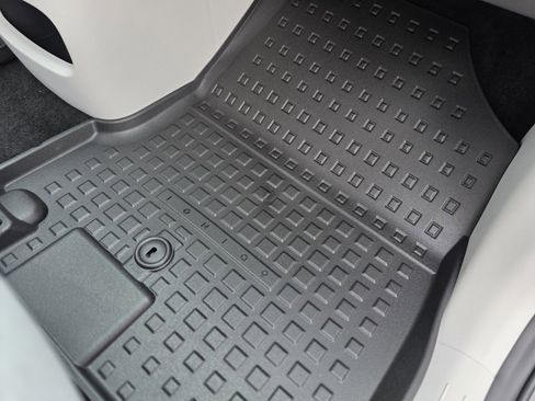 New 2026 Hyundai Ioniq 9 SE image 13