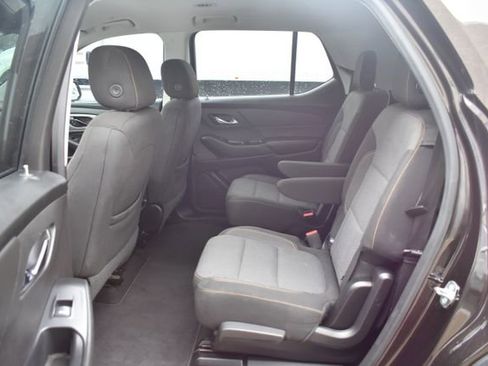 Used 2018 Chevrolet Traverse LT image 35