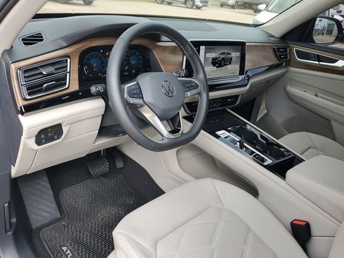 Used 2024 Volkswagen Atlas SE FWD image 23