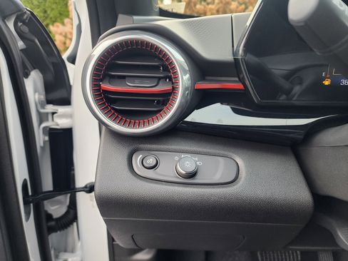 New 2026 Chevrolet Trax RS w/ Sunroof Package image 27