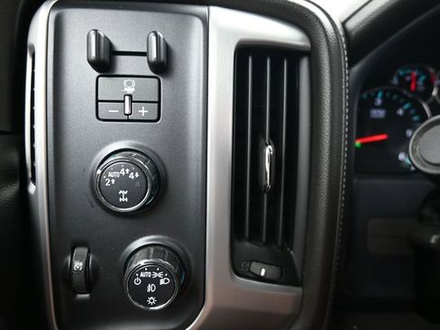 Used 2018 GMC Sierra 1500 SLT AWD/4WD image 17