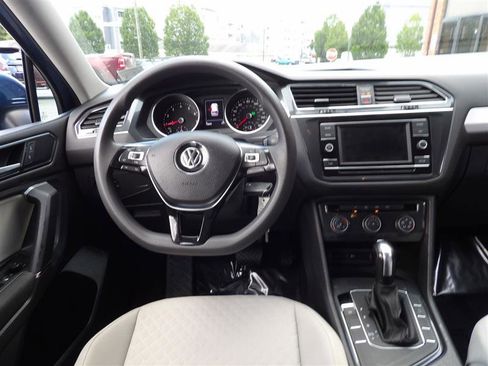 Used 2018 Volkswagen Tiguan S image 14