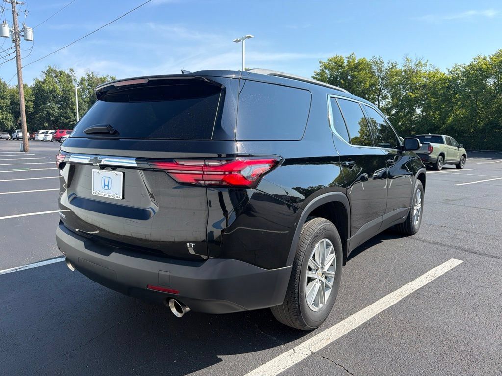 Used 2023 Chevrolet Traverse LT FWD image 5