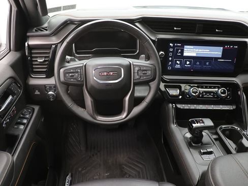 Used 2025 GMC Sierra 1500 AT4 w/ Technology Package AWD/4WD image 21