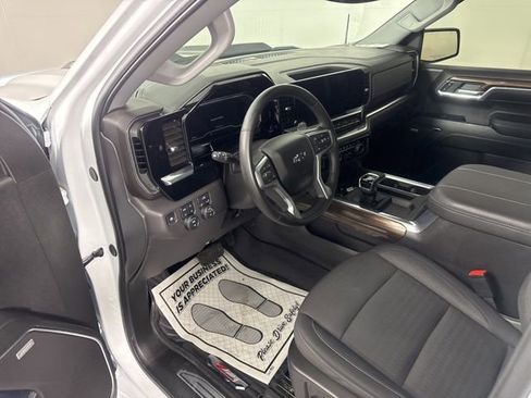 Used 2024 Chevrolet Silverado 1500 LT Trail Boss w/ Convenience Package II image 22