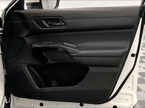 Used 2024 Nissan Pathfinder SV AWD/4WD image 22
