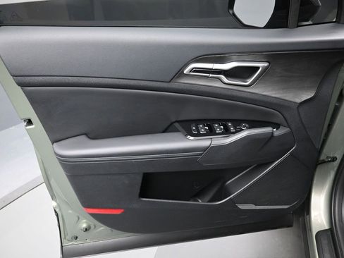 Used 2025 Kia Sportage X-Line w/ Premium Package image 11