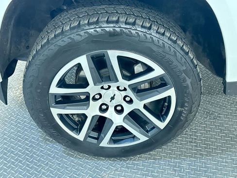 Used 2024 Chevrolet Colorado Z71 w/ Z71 Convenience Package 2 image 10