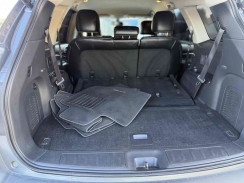 Used 2018 Nissan Pathfinder SL w/ Midnight Edition Package FWD image 15