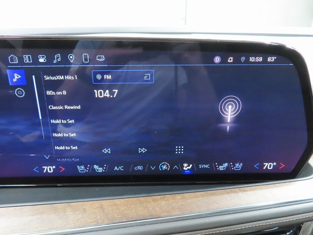 Used 2025 Chevrolet Suburban High Country AWD/4WD image 24