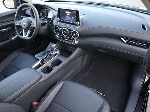 Used 2025 Nissan Sentra SR w/ SR Premium Package image 49