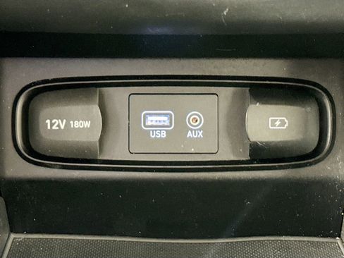 Used 2019 Hyundai Santa Fe SE FWD image 17