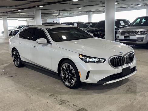 Used 2025 BMW 530i w/ Premium Package RWD image 2