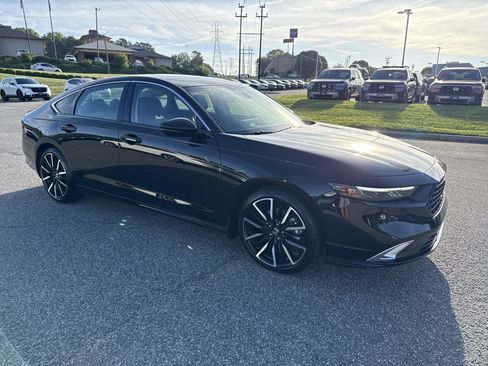 Certified 2025 Honda Accord Touring image 2