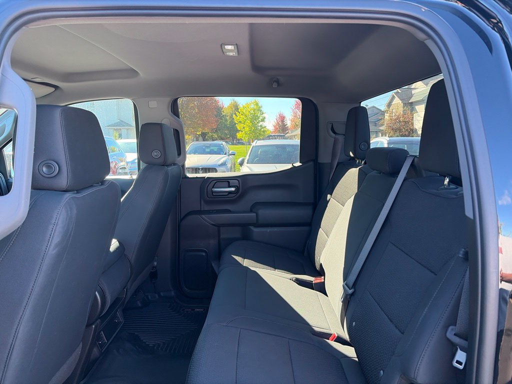 Used 2020 Chevrolet Silverado 1500 Custom w/ Custom Value Package AWD/4WD image 18