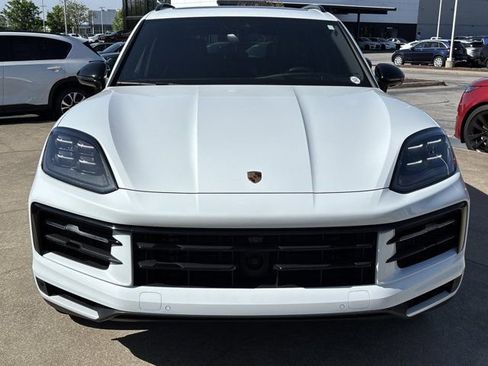Used 2025 Porsche Cayenne AWD/4WD image 13