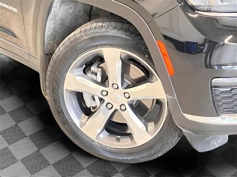 Used 2021 Jeep Grand Cherokee L Limited w/ MOPAR Finishing Package image 36