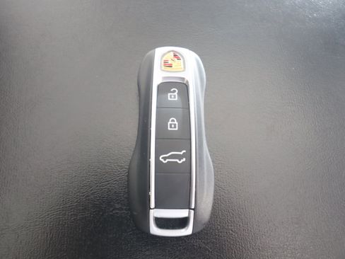 Used 2026 Porsche Cayenne E-Hybrid Coupe AWD/4WD image 25