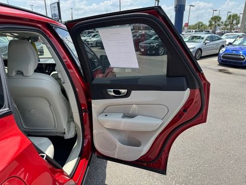 Used 2024 Volvo XC60 B5 Ultimate image 41