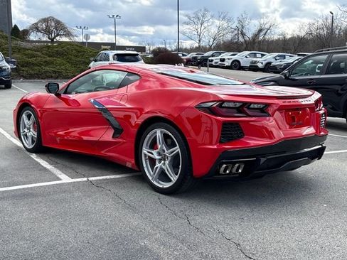 Used 2022 Chevrolet Corvette Stingray Preferred Cpe w/ Engine Appearance Package image 4