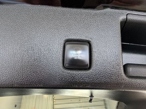 Certified 2024 Ford Escape Platinum AWD/4WD image 32