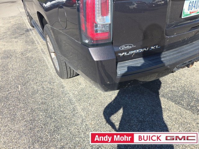 Used 2017 GMC Yukon XL SLT w/ Open Road Package AWD/4WD image 11