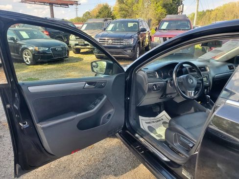 Used 2013 Volkswagen Jetta TDI image 9