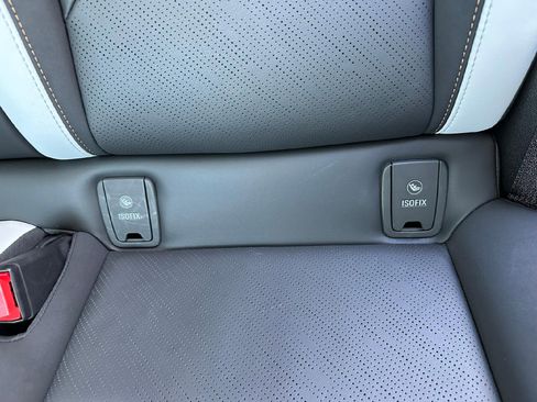 Certified 2025 Buick Envision Sport Touring image 46