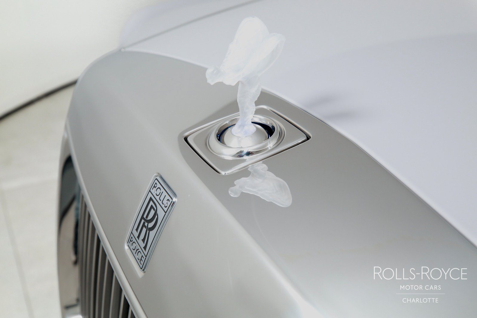 Used 2024 Rolls-Royce Phantom Sedan w/ The Phantom Package RWD image 45