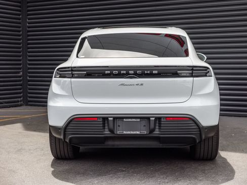 Certified 2025 Porsche Macan 4S Electric AWD/4WD image 9