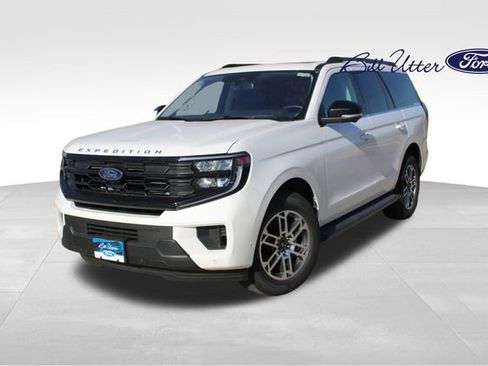 New 2025 Ford Expedition Active image 1